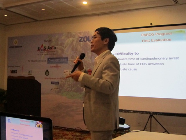 Associate_PAROS_member_Dr_Hoang_Trong_Ai_Quoc_giving_an_update_on_the_progress_of_PAROS_in_Hue_Viet